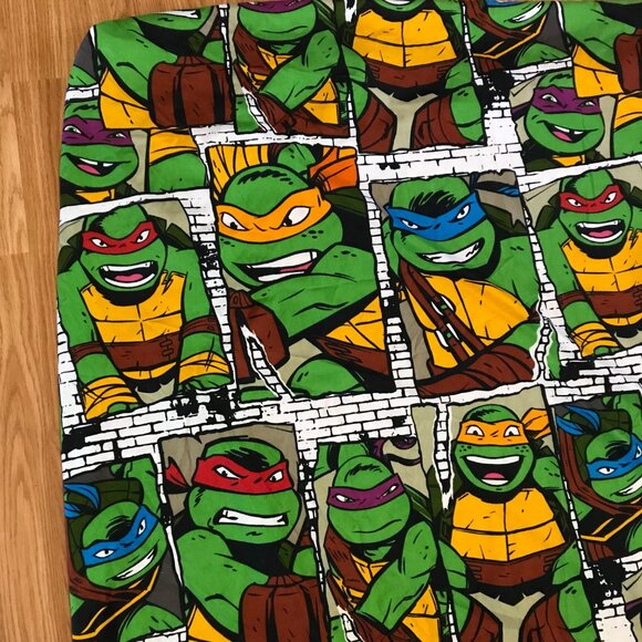 Teenage Mutant Ninja Turtles Twin-Size Fitted Sheet Vibrant Colors Nickelodeon - Picture 3 of 5